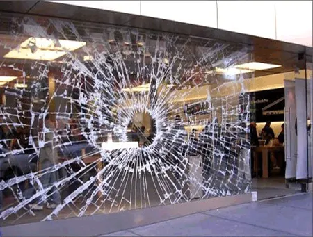 vitrine cassée vitre cassée - mise en securité